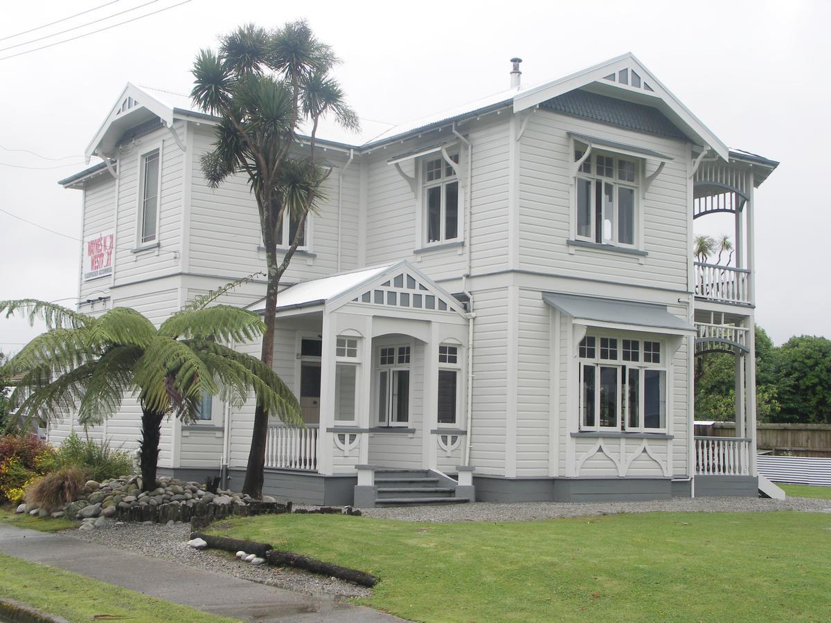 Wayne'S World Westport Hostel Εξωτερικό φωτογραφία